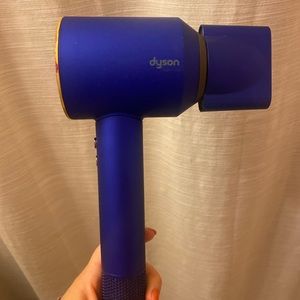 Stain hair dryer